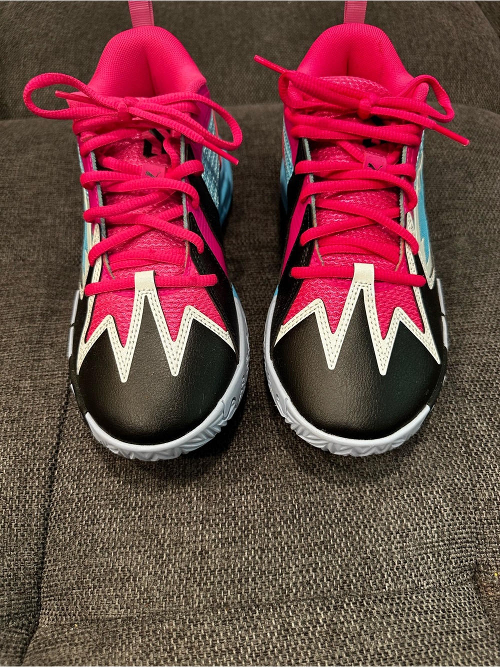 Puma Kids Sneakers in Hot Pink, Black and Light Blue Size 5 Boys NWNB